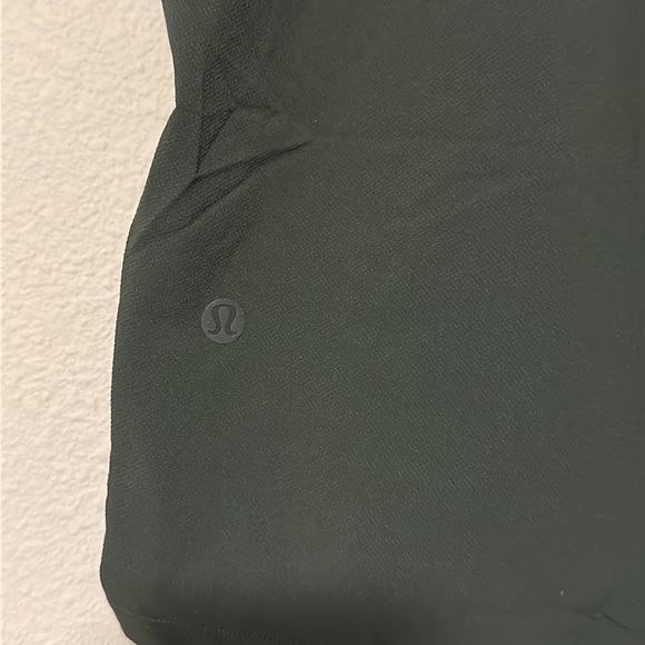 Lululemon train shorts - Picture 10 of 10